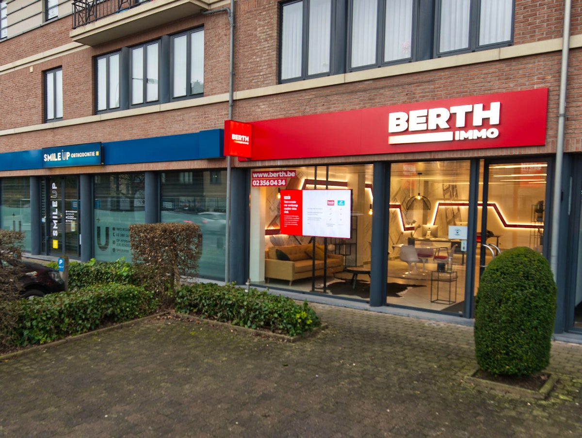 Façade de bureau à Rhode-Saint-Genèse